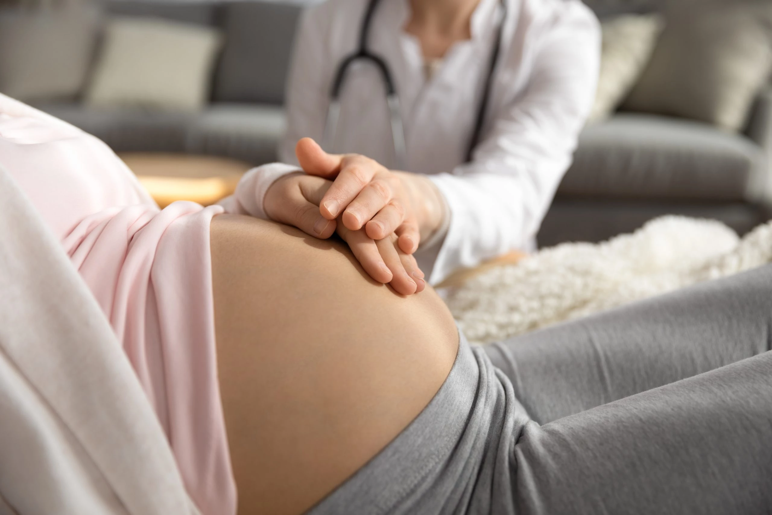 Grossesse : le fer intraveineux marque des points face au traitement oral