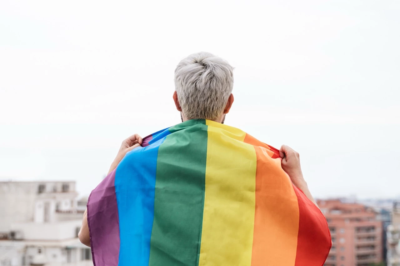 Vieillissement : les trajectoires singulières des aînés LGBTQ+